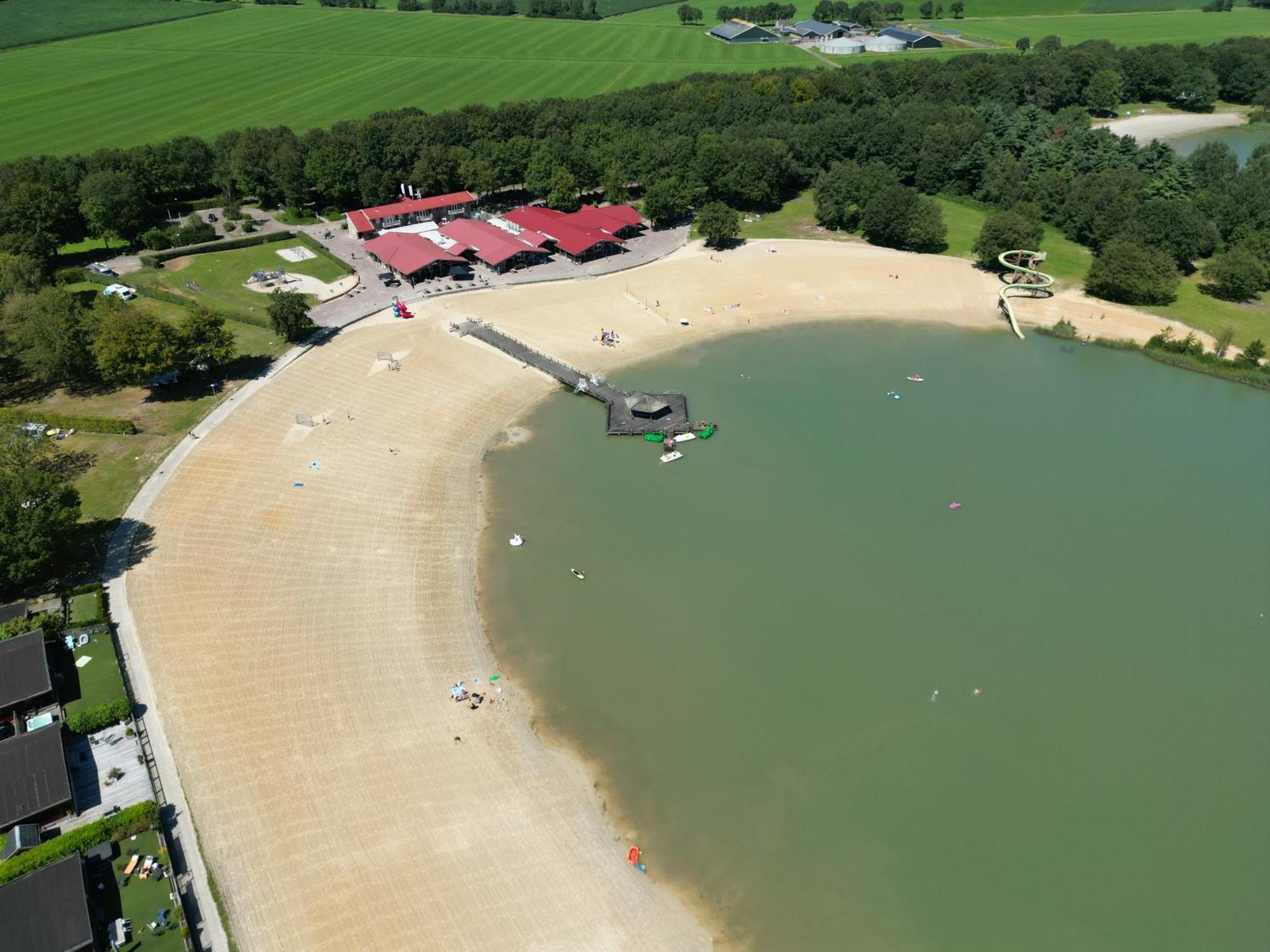 Gezellig Chalet Met 2 Slaapkamers En Zicht Op Het Water Erm Luaran gambar
